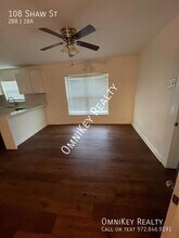108 Shaw St in Tom Bean, TX - Foto de edificio - Building Photo