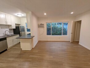 6142 Eleanor Ave in Los Angeles, CA - Foto de edificio - Building Photo