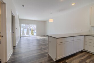 1560 Simsbury St in Traverse City, MI - Building Photo - Building Photo