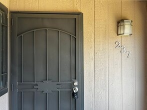1745 E Glenn St, Unit 237 in Tucson, AZ - Foto de edificio - Building Photo