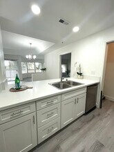 2571 Plaza del Amo in Torrance, CA - Building Photo - Building Photo