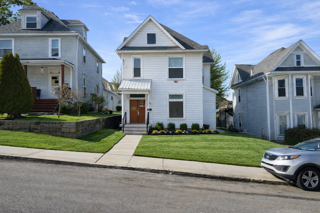 312 Walker Ave, Unit 1 in Butler, PA - Foto de edificio