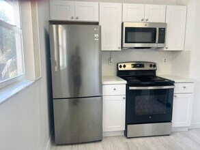 12191 Royal Palm Blvd in Coral Springs, FL - Building Photo - Building Photo