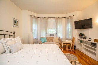 1253 Beacon St in Brookline, MA - Building Photo - Building Photo