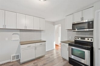 5732 E 141st St in Maple Heights, OH - Foto de edificio - Building Photo