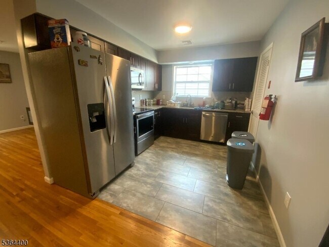 1053 North Ave in Elizabeth, NJ - Building Photo - Building Photo