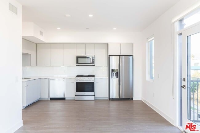 property at 843 Wilcox Ave