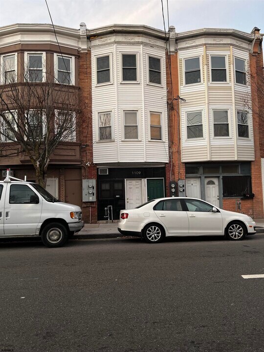 1109 Arctic Ave in Atlantic City, NJ - Building Photo