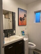 1669 S Rimpau Blvd, Unit 1669 1/2 Rimpau Blvd in Los Angeles, CA - Building Photo - Building Photo