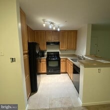 18510 Boysenberry Dr in Montgomery Village, MD - Building Photo - Building Photo