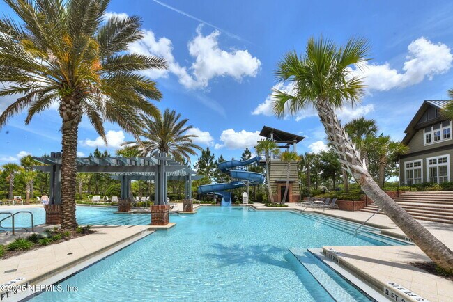 128 Zephyr Dr in Saint Johns, FL - Foto de edificio - Building Photo