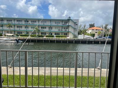 3944 NE 167th St-Unit -106 in North Miami Beach, FL - Building Photo - Building Photo