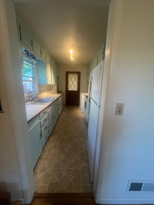 property at 8624 SE Market St