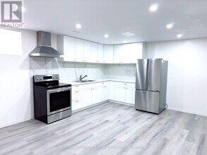 15 Slack St in Bradford West Gwillimbury, ON - Building Photo - Building Photo