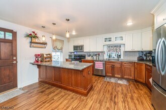 28 Middle Valley Rd in Washington Township, NJ - Building Photo - Building Photo
