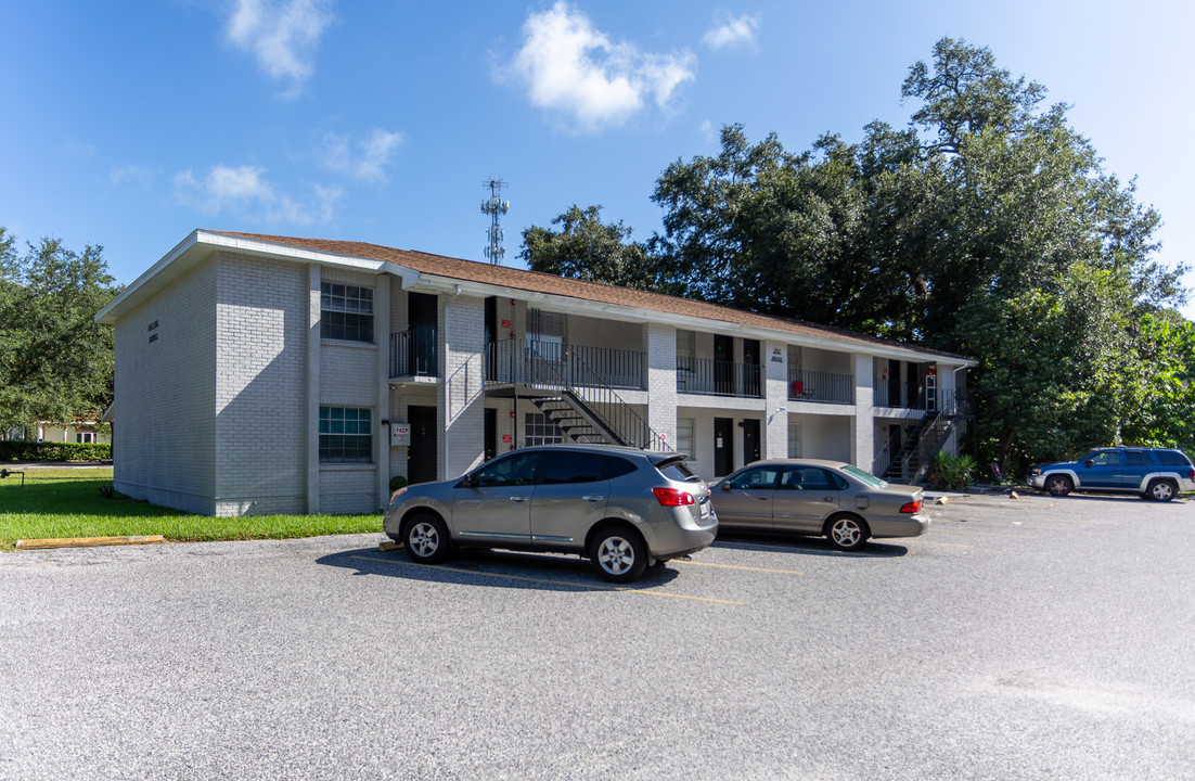 Renee Lynn in Brandon, FL - Building Photo