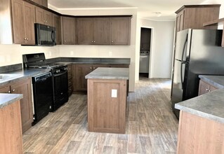 16703 Fall River Rd in Holly, MI - Building Photo - Building Photo