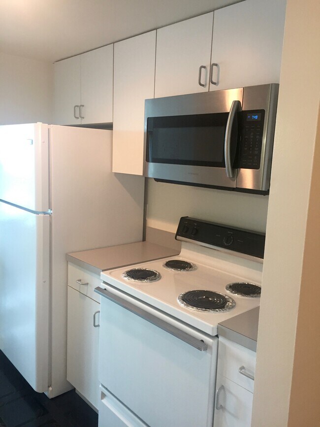 555 E William St, Unit 11J in Ann Arbor, MI - Foto de edificio - Building Photo