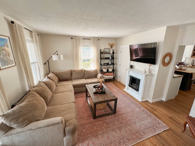 30 Fairview Ave in Holden, MA - Building Photo - Building Photo