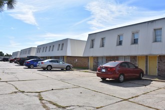 Boulevard Town Homes in Edmond, OK - Building Photo - Primary Photo