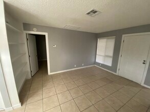 9029 W Elm St-Unit -2 in Phoenix, AZ - Building Photo - Building Photo