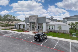 Freestone Ladera in San Antonio, TX - Foto de edificio - Building Photo