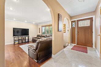 1005 E Orchard St in Arlington Heights, IL - Building Photo - Building Photo