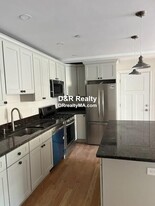 628 Trapelo Rd, Unit 1 Apartamentos