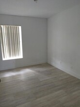 647 Latona Ave in Lake Worth Beach, FL - Building Photo - Building Photo