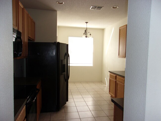 8761 Fetterbush Ct in Brooksville, FL - Foto de edificio - Building Photo