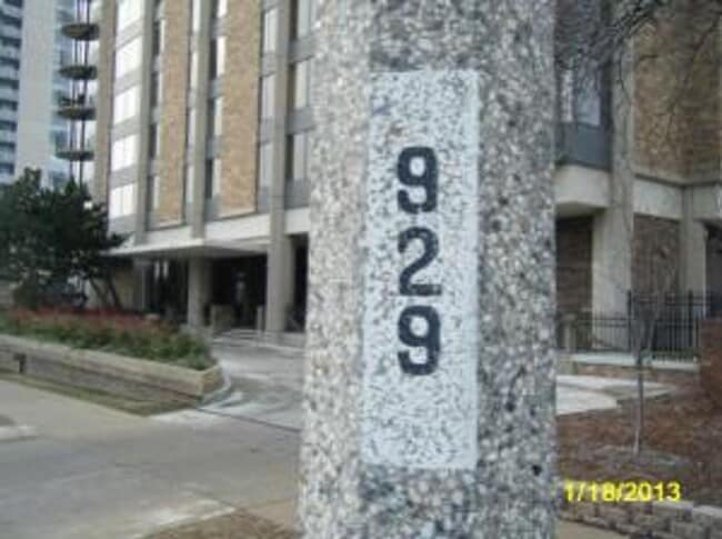 929 N Astor St in Milwaukee, WI - Building Photo - Building Photo