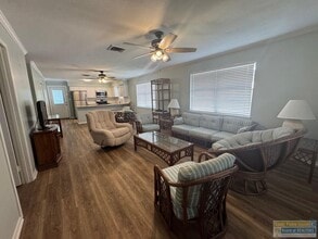 110 E Hibiscus St in South Padre Island, TX - Building Photo - Building Photo