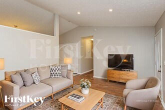 432 Shady Ln Cir, Unit B-302 in Canton, GA - Building Photo - Building Photo