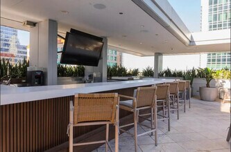 1395 Brickell Bay Dr in Miami, FL - Building Photo - Building Photo