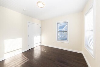 5 Malvern Ter in Medford, MA - Building Photo - Building Photo