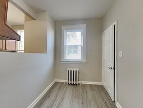 3029 E Northern Pkwy, Unit 7810-1011 in Baltimore, MD - Foto de edificio - Building Photo