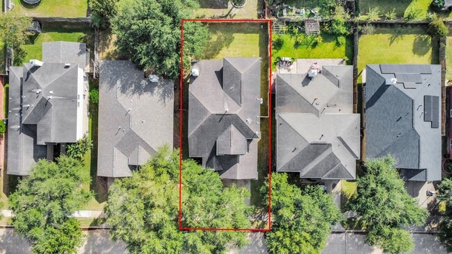 16635 Greenbriar Point Ln in Houston, TX - Foto de edificio - Building Photo