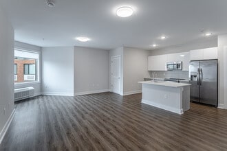 The Metro in Fort Lee, NJ - Building Photo - Interior Photo
