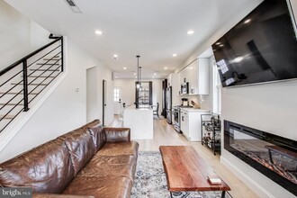709 Gallatin St NW in Washington, DC - Building Photo - Building Photo