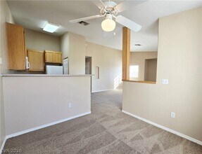 4730 E Craig Rd, Unit 2052 in Las Vegas, NV - Building Photo - Building Photo