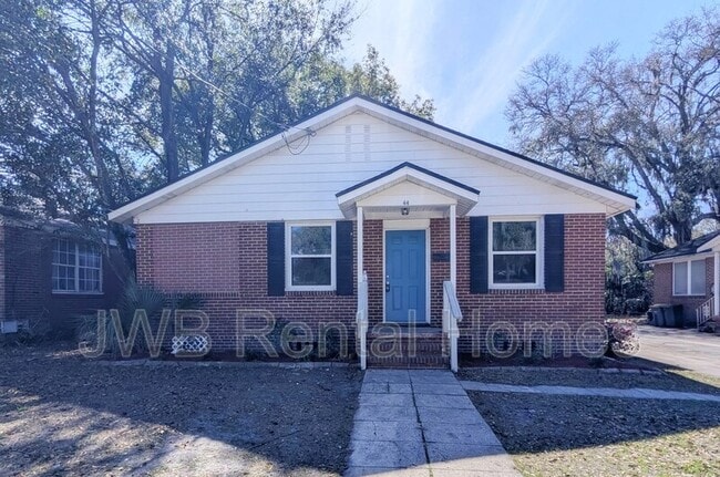 property at 44 W 55th St