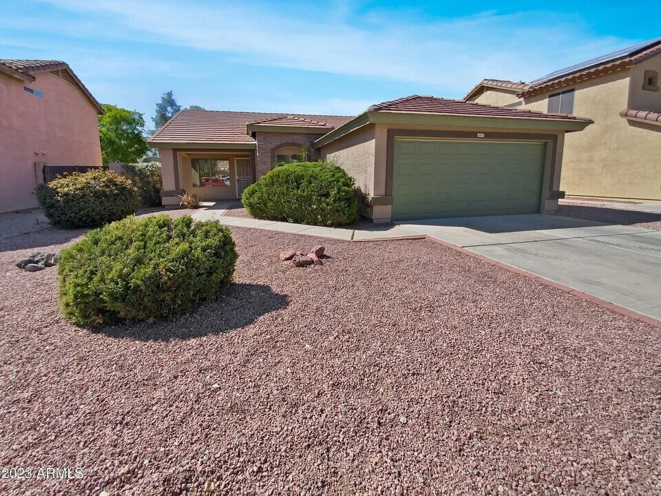15877 W Statler St in Surprise, AZ - Building Photo
