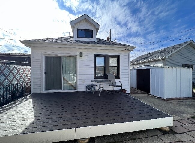 property at 4358 N Oak Park Ave