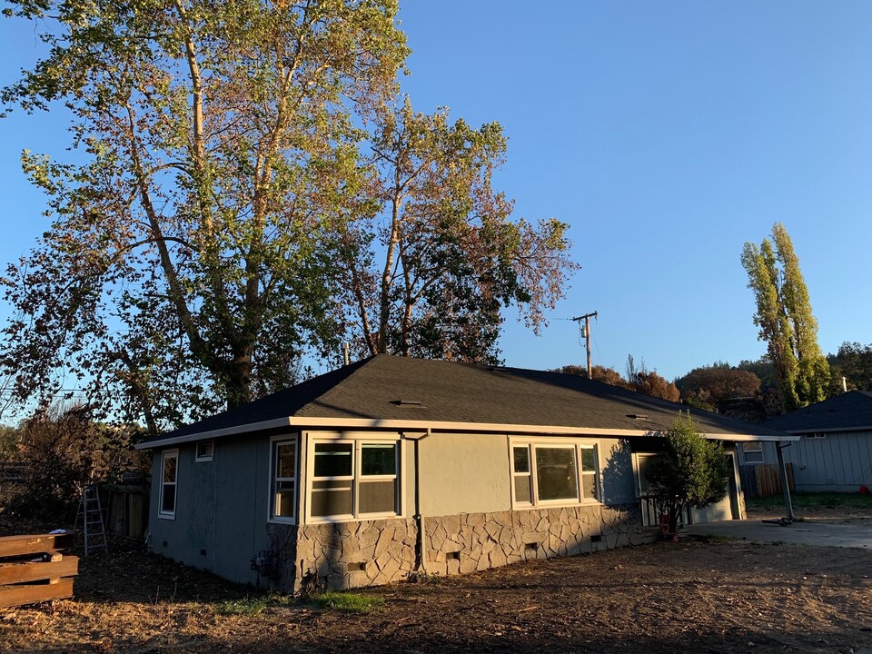 208 Brand Rd in Santa Rosa, CA - Building Photo