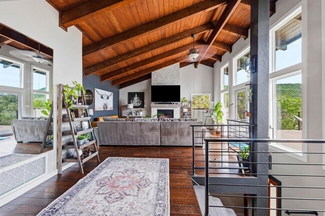 7039 Comanche Trail in Austin, TX - Building Photo - Building Photo