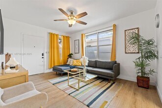 2453 SW 17th St in Miami, FL - Building Photo - Building Photo