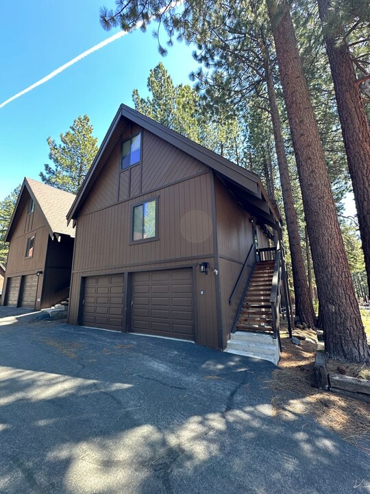 916 Harold Dr-Unit -32fb52ee-00f1-11ef-ae7b-0249af2749f8 in Incline Village, NV - Building Photo
