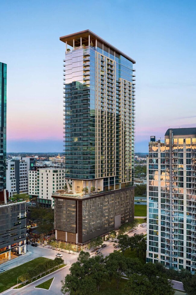 700 River in Austin, TX - Foto de edificio - Building Photo