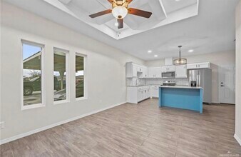 908 W La Pointe Ave, Unit 1 in Alton, TX - Building Photo - Building Photo