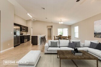 1576 Summit Rd in Palm Bay, FL - Foto de edificio - Building Photo